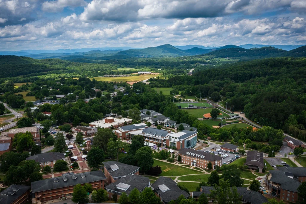 aerial view of 网赌网站 campus